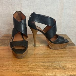 Pour la Victoire black leather stacked platform sandals